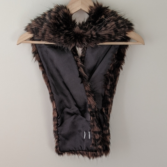 Cozy Faux Fur Wrap - Picture 2 of 4